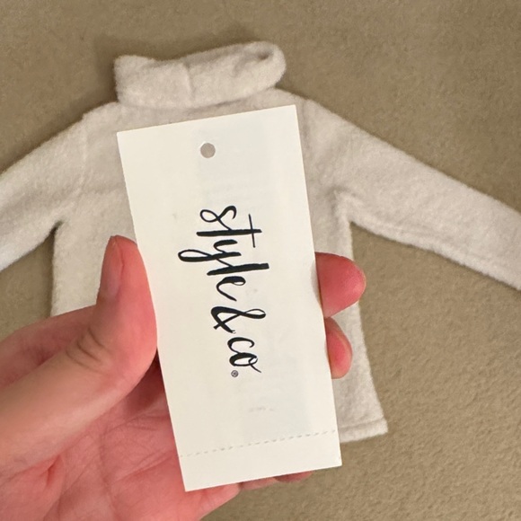 Style & Co Macy’s Cream Sherpa Turtleneck Pullover - Picture 13 of 13
